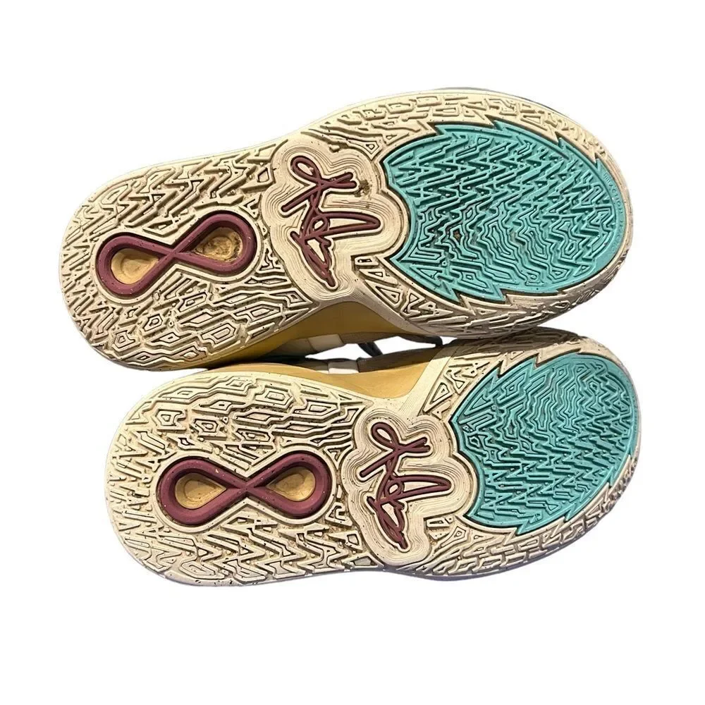 Nike Kyrie and Sue Bird Infinity Golden Tribute‎ sneakers youth size 4